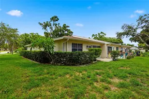 2211 Lark Cir W, Palm Harbor, FL 34684 - Photo 15