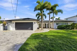 320 Palm Island NE, Clearwater Beach, FL 33767 - Photo 3