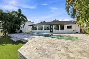 320 Palm Island NE, Clearwater Beach, FL 33767 - Photo 7