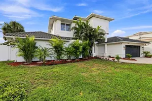 461 Palm Island NE, Clearwater Beach, FL 33767 - Photo 3