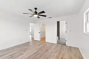 461 Palm Island NE, Clearwater Beach, FL 33767 - Photo 29