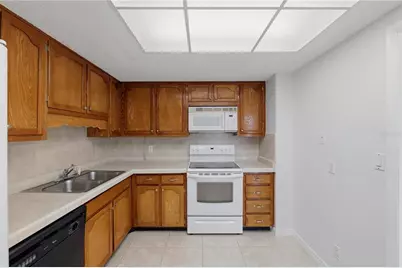 675 S Gulfview Boulevard #206, Clearwater Beach, FL 33767 - Photo 13