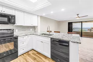 103 1st St E, Saint Petersburg, FL 33715 - Photo 9