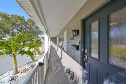 6101 37th Avenue N, Saint Petersburg, FL 33710 - Photo 5