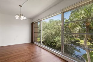225 Country Club Dr, Largo, FL 33771 - Photo 15
