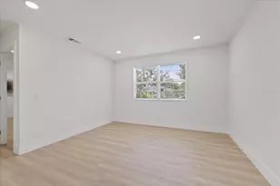 6403 Elliot Dr, Tampa, FL 33615 - Photo 17