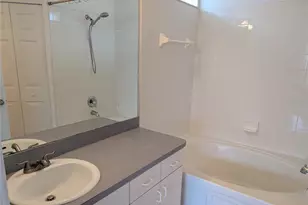 24606 Victoria Wood Ct, Lutz, FL 33559 - Photo 9