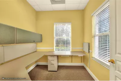 657 W Lumsden Road, Brandon, FL 33511 - Photo 9