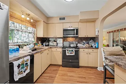 8948 108th Street N, Seminole, FL 33772 - Photo 3