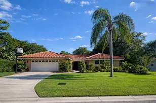2 Sunset Bay Dr, Belleair, FL 33756 - Photo 1