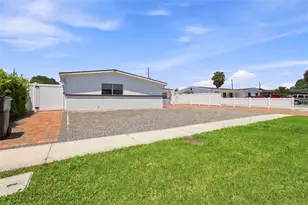 6033 Ambassador Dr, Tampa, FL 33615 - Photo 3