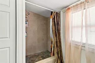 6033 Ambassador Dr, Tampa, FL 33615 - Photo 73