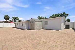 6033 Ambassador Dr, Tampa, FL 33615 - Photo 9