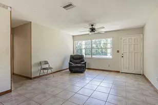 3902 Autumn Palm Dr, Zephyrhills, FL 33541 - Photo 11