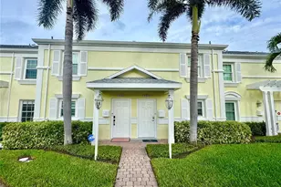4974 Coquina Key Dr SE, Saint Petersburg, FL 33705 - Photo 1