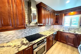 4974 Coquina Key Dr SE, Saint Petersburg, FL 33705 - Photo 3