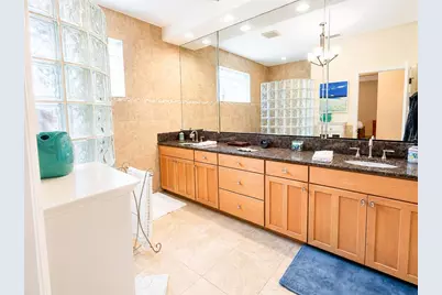 2557 Marblehead Drive, Sarasota, FL 34231 - Photo 21