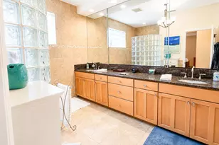 2557 Marblehead Dr, Sarasota, FL 34231 - Photo 21
