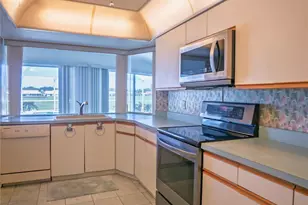 1936 Wolf Laurel Dr, Sun City Center, FL 33573 - Photo 11