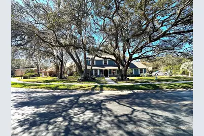 8834 Whispering Oaks Trail, New Port Richey, FL 34654 - Photo 3