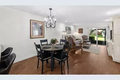 3810 Oak Drive #N11, Tampa, FL 33611 - Photo 5