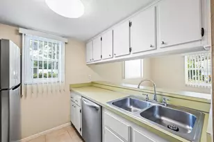 2525 W Bay Dr, Largo, FL 33770 - Photo 9