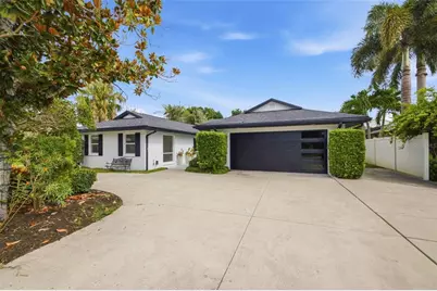 219 Miramar Boulevard NE, Saint Petersburg, FL 33704 - Photo 3