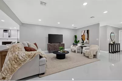219 Miramar Boulevard NE, Saint Petersburg, FL 33704 - Photo 15