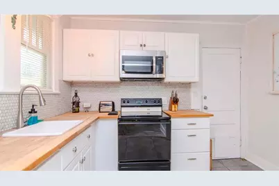1466 Laura Street, Clearwater, FL 33755 - Photo 11
