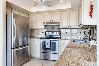 6104 Palma Del Mar Boulevard S #404, Saint Petersburg, FL 33715 - Photo 13