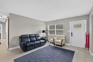 10420 N 22nd St, Tampa, FL 33612 - Photo 3