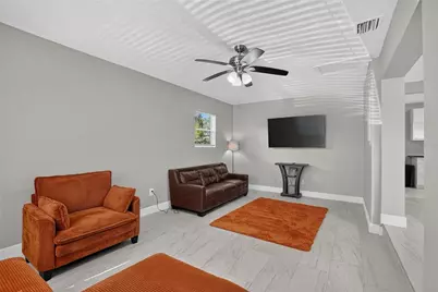 10420 N 22nd Street, Tampa, FL 33612 - Photo 5