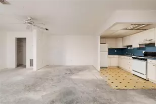 5980 Terrace Park Dr N, Saint Petersburg, FL 33709 - Photo 11