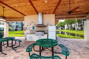 5980 Terrace Park Dr N, Saint Petersburg, FL 33709 - Photo 27