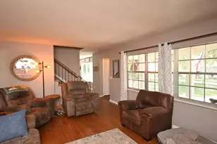 35833 Lakeshore Dr, Dade City, FL 33525 - Photo 9