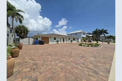 3927 E Eden Roc Circle, Tampa, FL 33634 - Photo 3