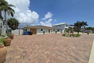 3927 E Eden Roc Cir, Tampa, FL 33634 - Photo 3