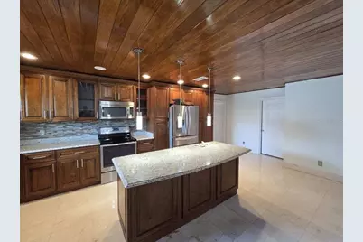 3927 E Eden Roc Circle, Tampa, FL 33634 - Photo 9