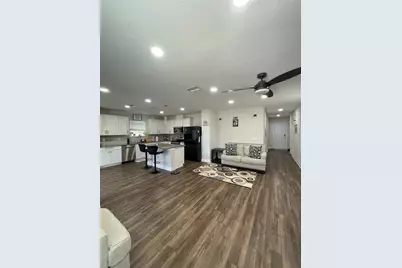 30543 Thunderbird Dr, Wesley Chapel, FL 33545 - Photo 5