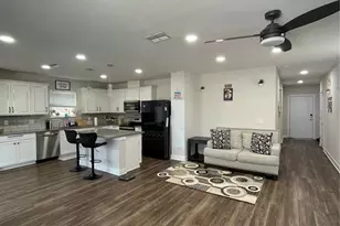 30543 Thunderbird Dr, Wesley Chapel, FL 33545 - Photo 5