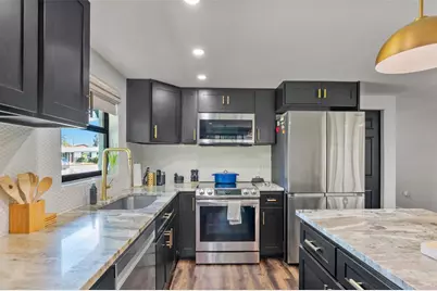 2874 Davis Boulevard, Sarasota, FL 34237 - Photo 9