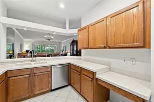 19031 Callaway Ct, Tampa, FL 33647 - Photo 7