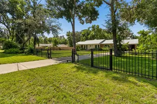 909 Tomlinson Dr, Lutz, FL 33549 - Photo 55