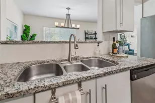 909 Tomlinson Dr, Lutz, FL 33549 - Photo 15
