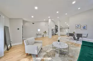 9309 Hampshire Park Dr, Tampa, FL 33647 - Photo 9