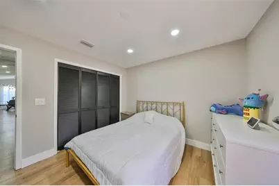 9309 Hampshire Park Drive, Tampa, FL 33647 - Photo 27