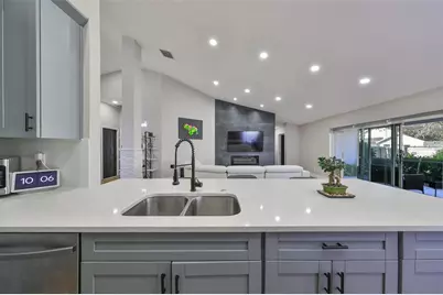 9309 Hampshire Park Drive, Tampa, FL 33647 - Photo 17