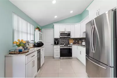 10112 Enchanted Oaks Court, Tampa, FL 33615 - Photo 19