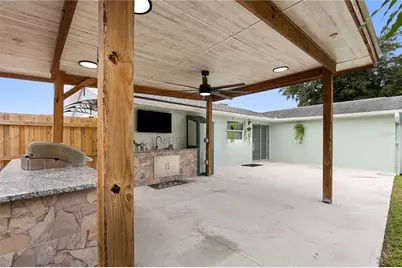 10112 Enchanted Oaks Court, Tampa, FL 33615 - Photo 25