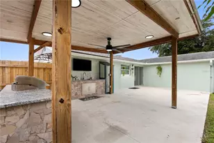 10112 Enchanted Oaks Ct, Tampa, FL 33615 - Photo 25